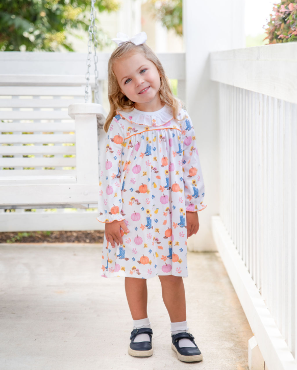 Hand-Smocked Gowns for Infants: Timeless Elegance for Your Little One